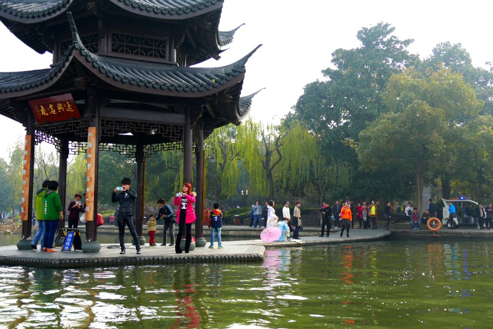 2014.11.21.101918_Pagoda_Xihu_Hangzhou
