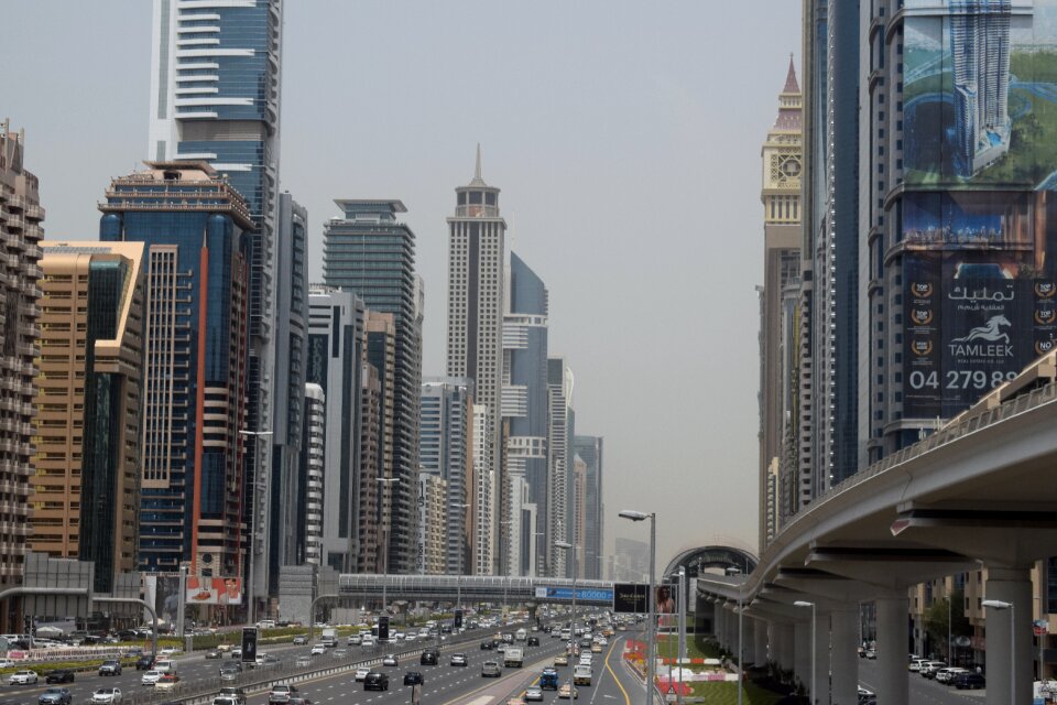 Uae skyscraper autos