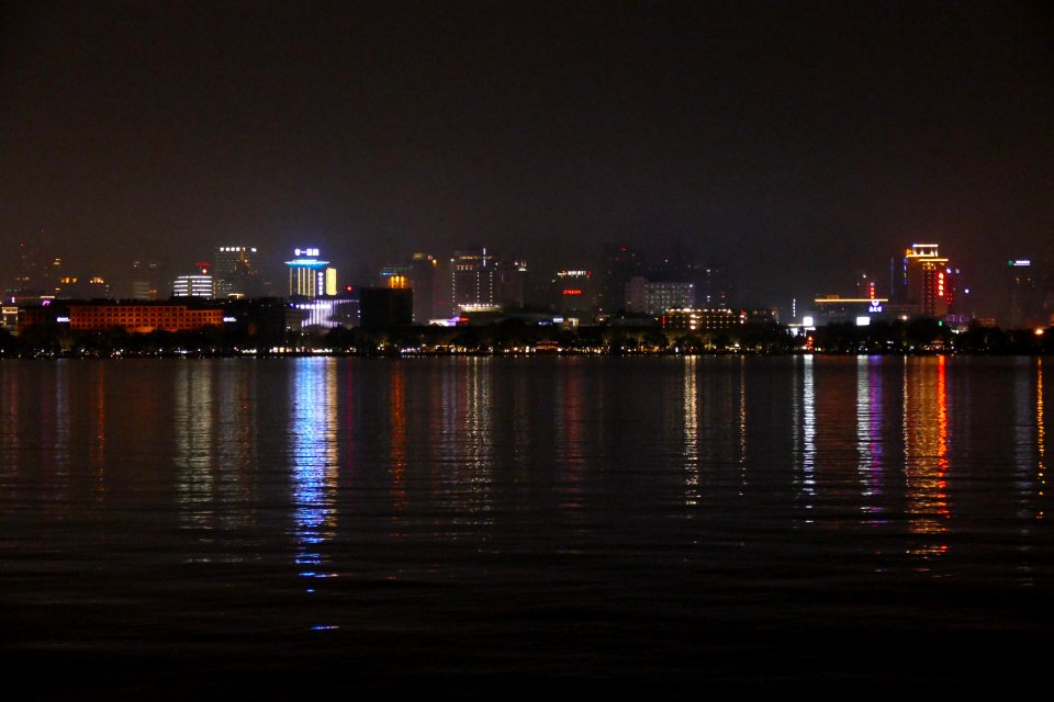 2014.11.21.190356_Nightview_Xihu_Hangzhou