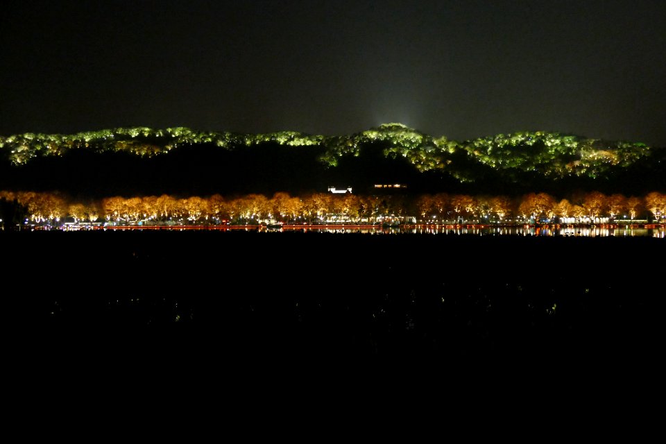 2014.11.21.191348_Nightview_Xihu_Hangzhou