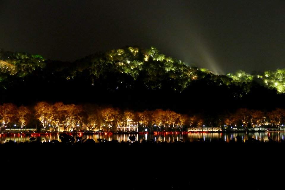 2014.11.21.191451_Nightview_Xihu_Hangzhou