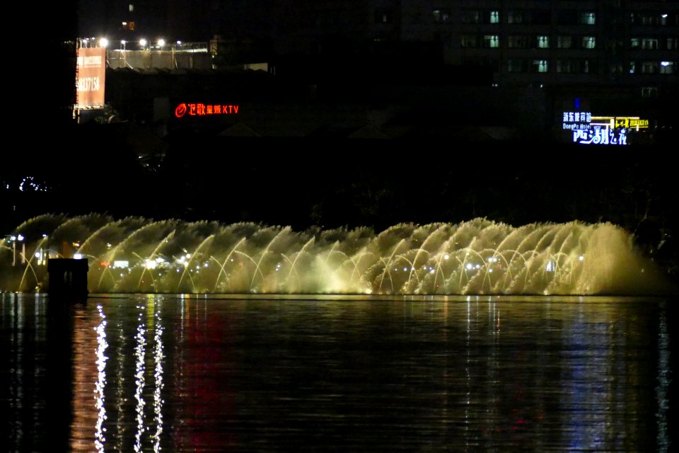 2014.11.21.193156_Musical_Fountain_Show_Xihu_Hangzhou