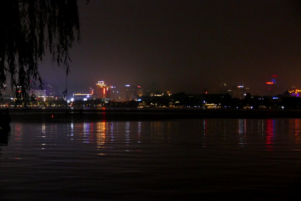 2014.11.21.184821_Nightview_Xihu_Hangzhou