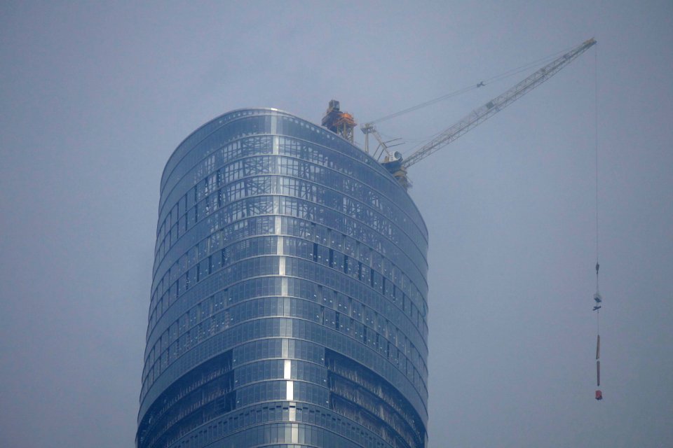 2014.11.16.140558_Crane_Shanghai_Tower_Shanghai