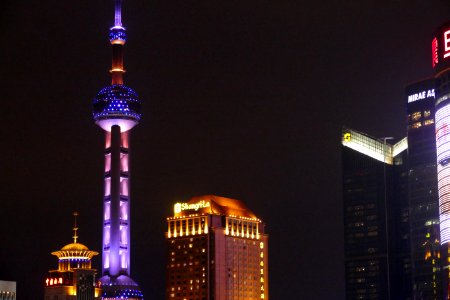 2014.11.15.193354_Oriental_Pearl_Tower_at_night_Pudong_Shanghai