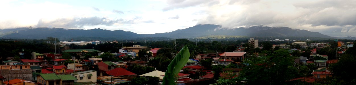 2014-12-25_Batangas_City_skyline_015