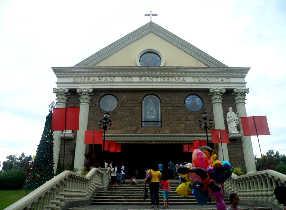 2014-12-07_Parish_of_the_Most_Holy_Trinity_Batangas_City_001