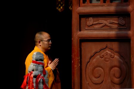 2014.11.17.102231_Monk_Jade_Buddha_Temple_Shanghai photo