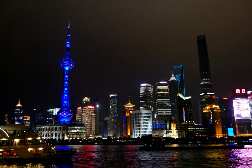 2014.11.15.190758_View_Night_Pudong_Bund_Shanghai
