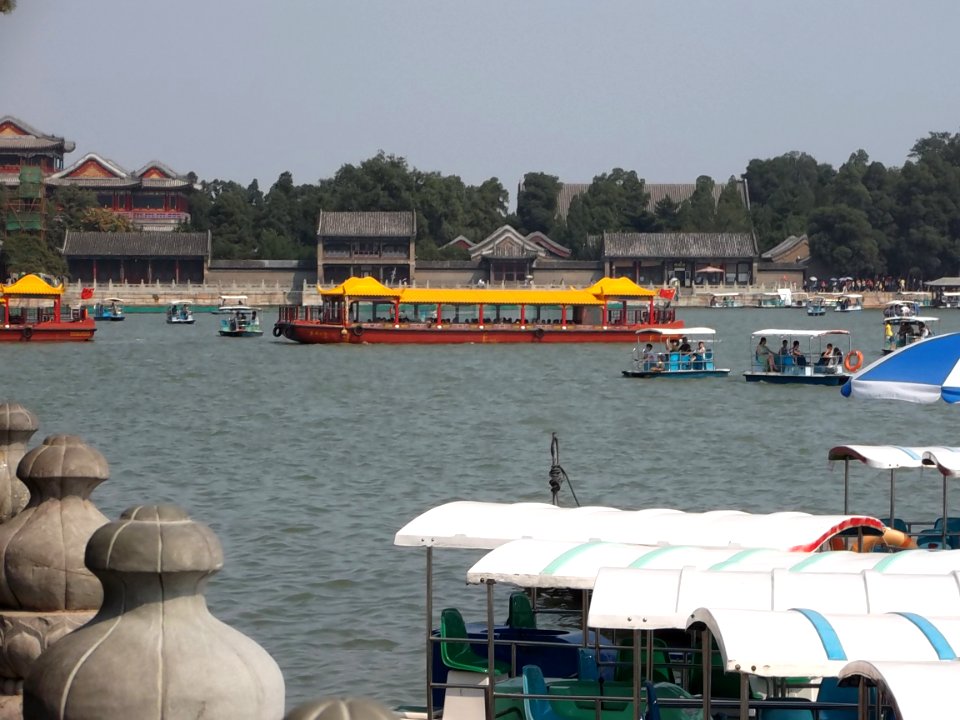 2014.08.27.140340_Boats_Kunming_Hu_Summer_Palace_Beijing