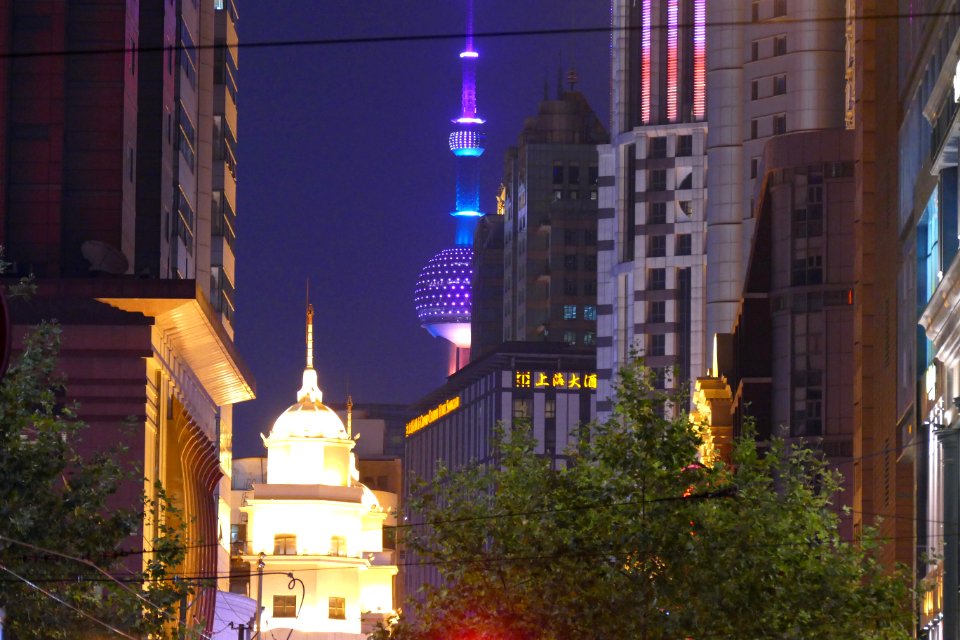 2014.11.15.180616_East_Nanjing_Road_Oriental_Pearl_Tower_Shanghai
