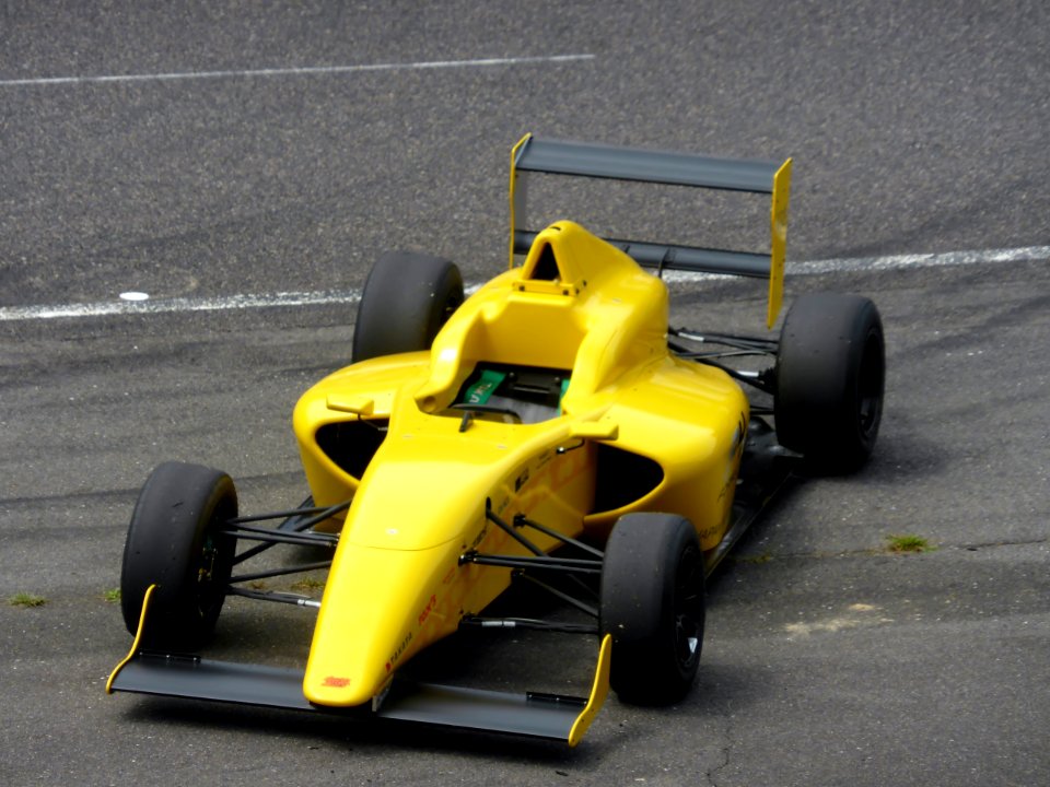 2015_FIA_F4_machine