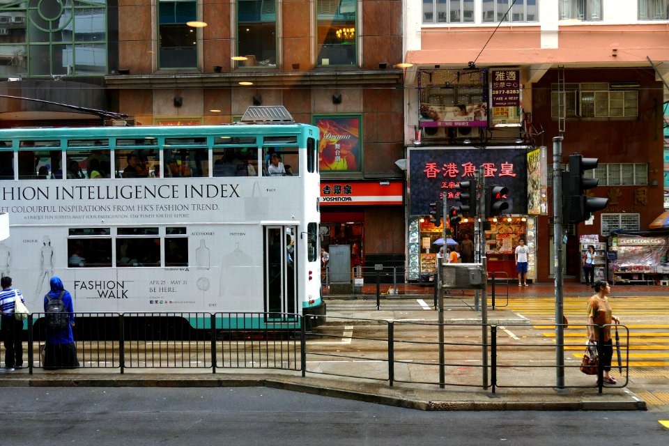 2015.05.17.124327_Tram_Hennessy_Road_Wan_Chai_Hong_Kong