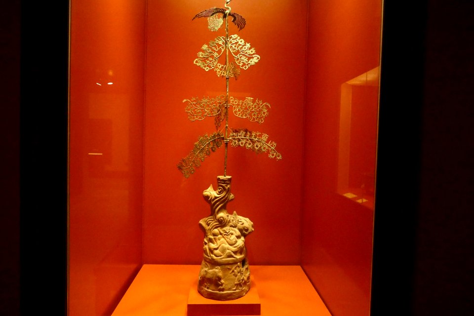 2015.05.18.114618_Money_Tree_(Han_Dynasty_206BC_-_220_AD)_Heritage_Museum_Sha_Tin_Hong_Kong