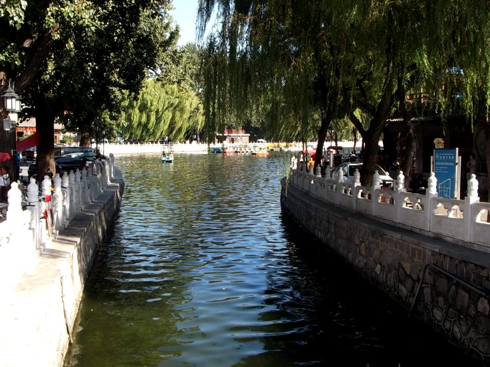 2014.09.04.154604_Qianhai_Lake_Beijing