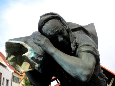 20150401Brunnen_Muehlenplatz_Hockenheim1
