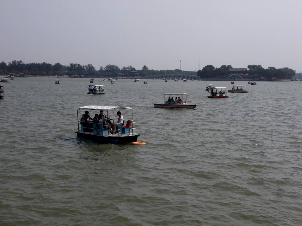 2014.08.27.140236_Boats_17-Arch_Bridge_Kunming_Hu_Summer_Palace_Beijing