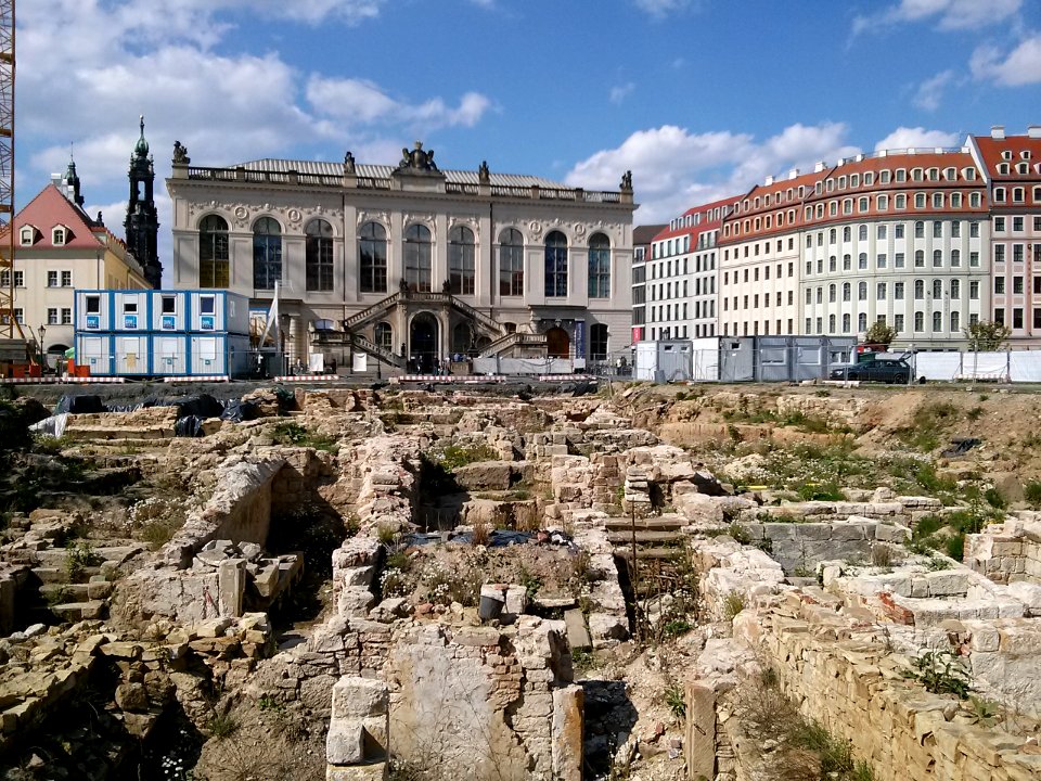2015_Dresden_archeologicke_vykopavky_QVI