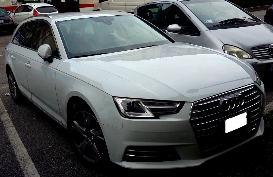 2015_Audi_A4_Avant