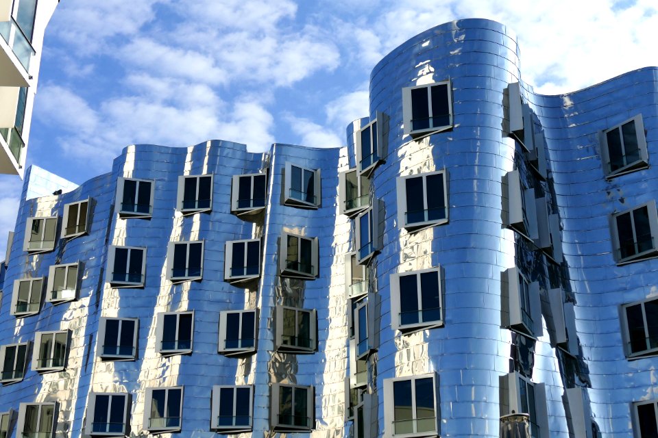 2015.09.26.160616_Gehry_Building_B_Neuer_Zollhof_Düsseldorf