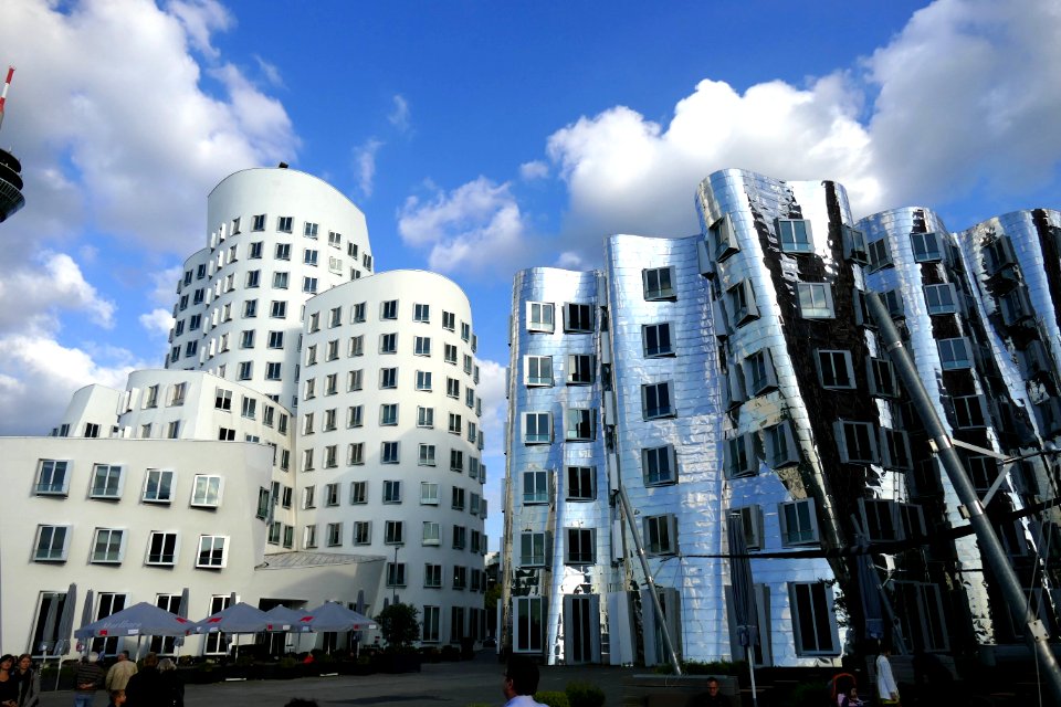 2015.09.26.162620_Gehry_Buildings_Neuer_Zollhof_Düsseldorf