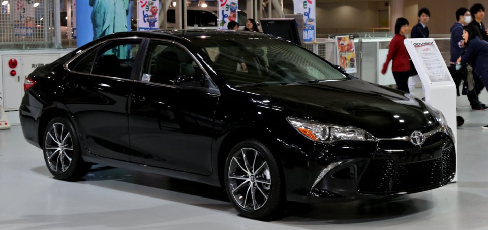 2015_Toyota_Camry_XSE