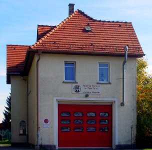 2015_Wurgwitz_FFW_im_ehemaliger_Schmalspurbahnhof_(cropped_001)