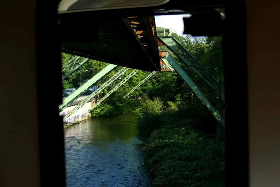 2015.09.26.103323_Schwebebahn_supporting_frame_Wuppertal