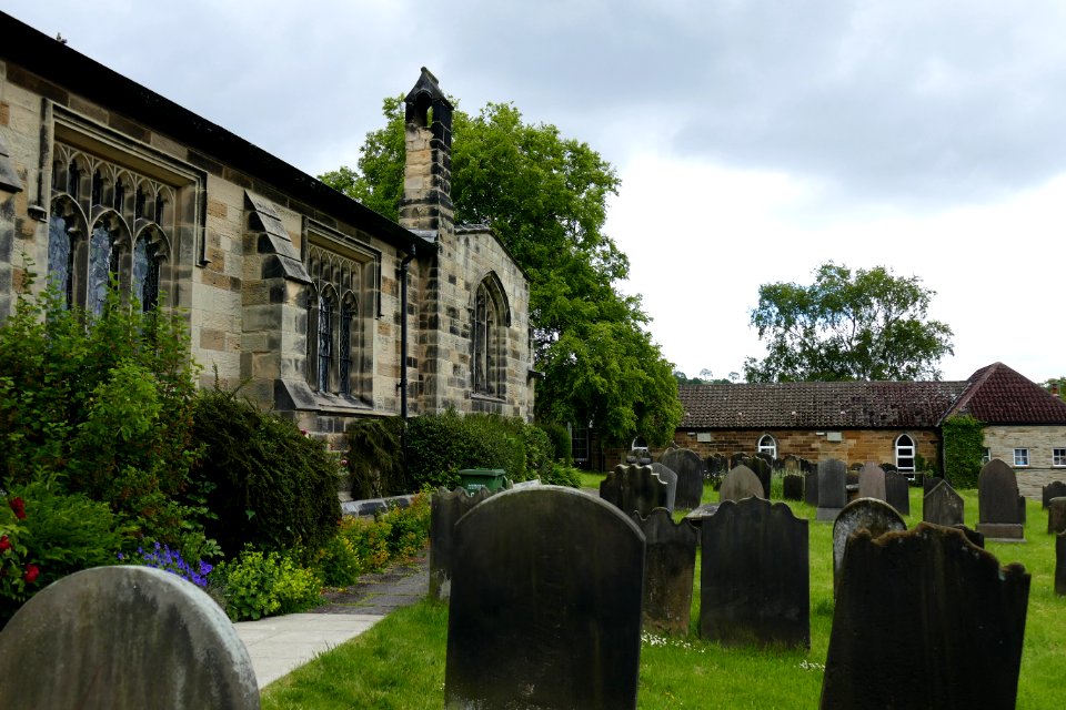 2015.06.18.111611_Graveyard_St._Peter's_Church_Osmotherley_North_Yorkshire