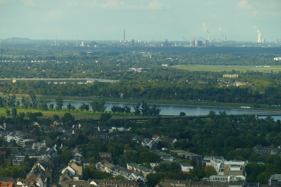 2015.09.26.153253_Aussicht_Landung_Air_Berlin_Rheinturm_Düsseldorf