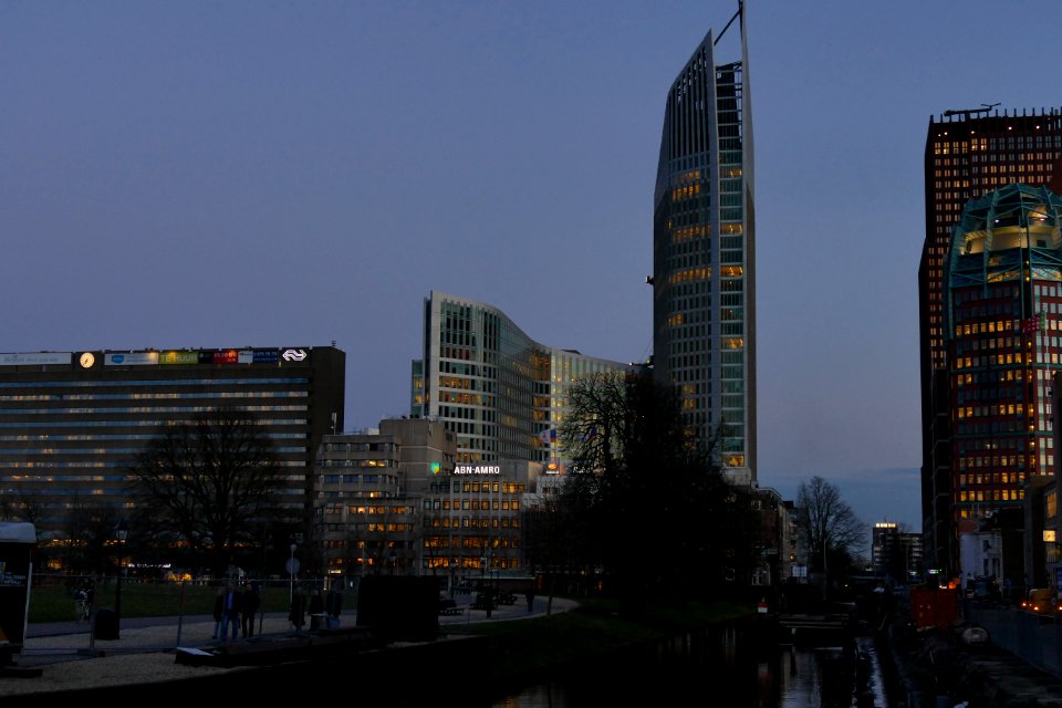 2015.03.03.183837_Dusk_Zwarteweg_Den_Haag_NL
