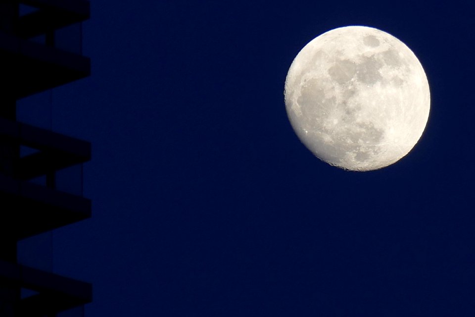 2015.03.03.183344_Moon_Den_Haag_NL