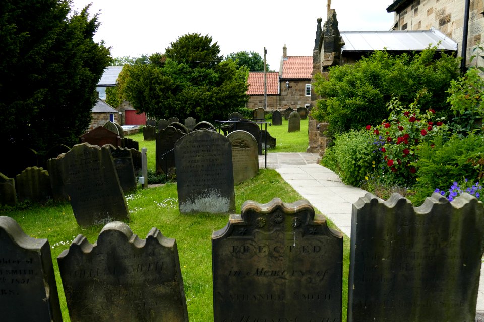 2015.06.18.111514_Graveyard_St._Peter's_Church_Osmotherley_North_Yorkshire