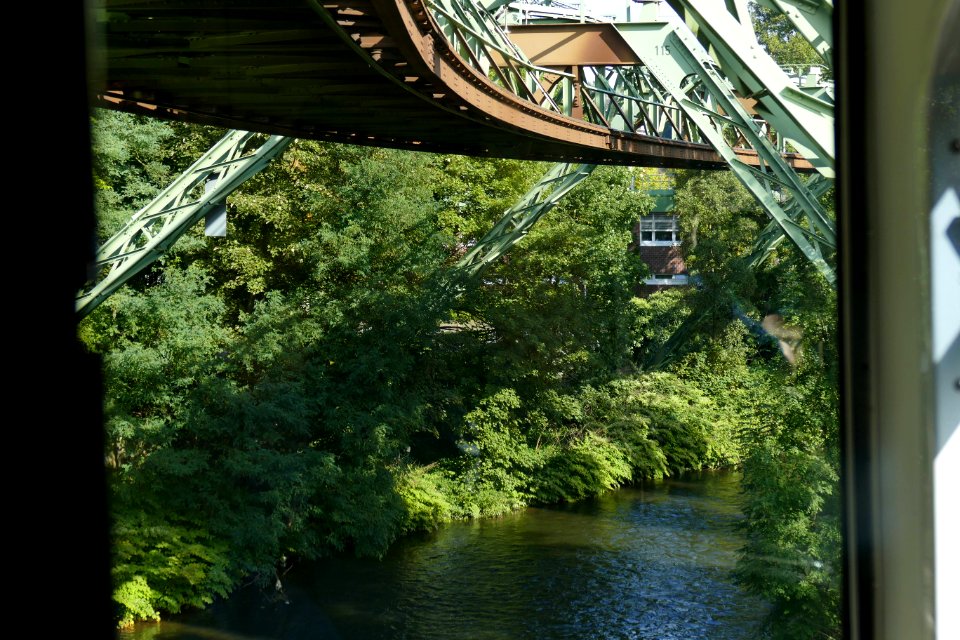 2015.09.26.103333_Schwebebahn_supporting_frame_Wuppertal