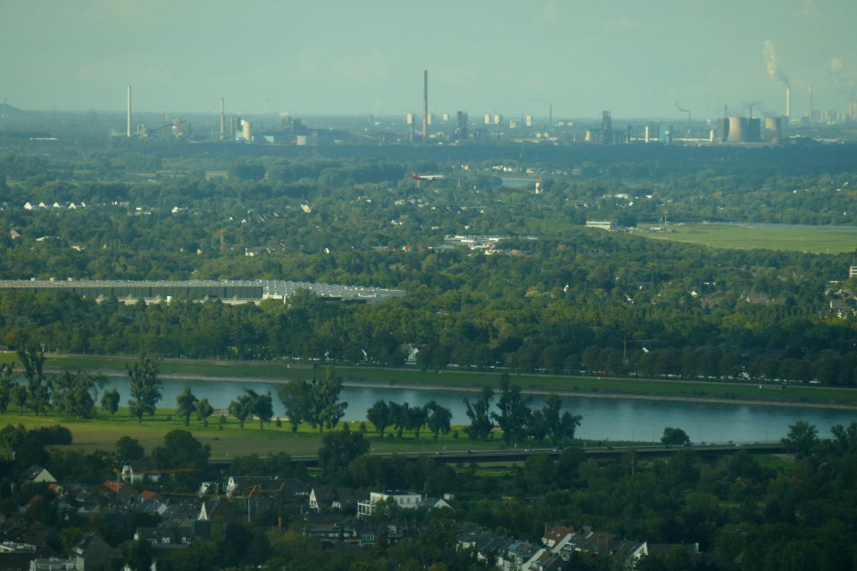 2015.09.26.153256_Aussicht_Landung_Air_Berlin_Rheinturm_Düsseldorf