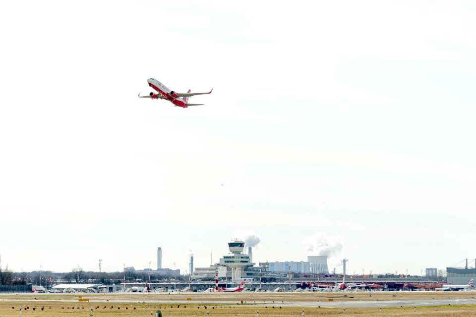 2015-03-22_Air_Berlin_Takeoff_at_Berlin-Tegel_by_sebaso