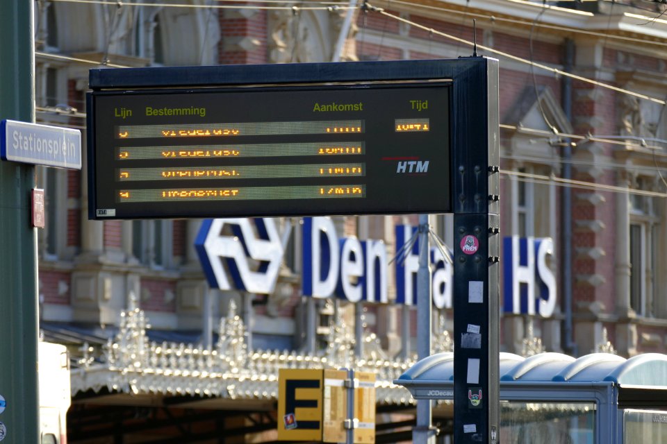 2015.03.03.164632_Tram_stop_HS_train_station_Den_Haag_NL