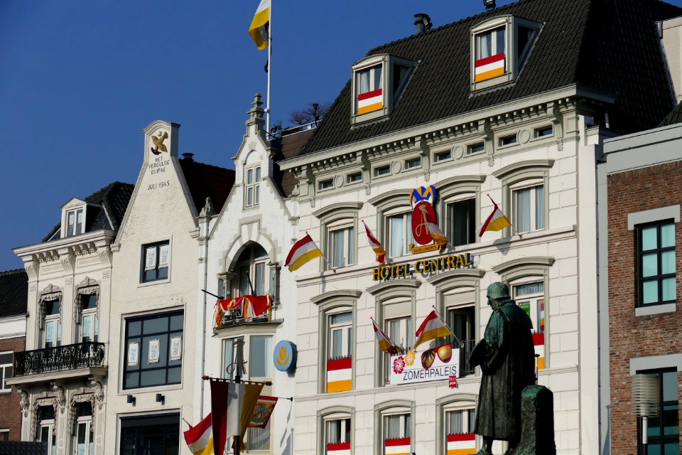 2015.02.16.143245_Houses_Market_Place_'s-Hertogenbosch
