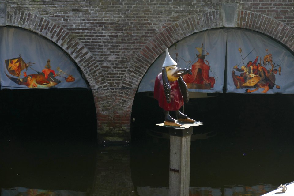 2015.02.16.140725_Figure_Hieronymus_Bosch's_painting_Binnendieze_'s-Hertogenbosch