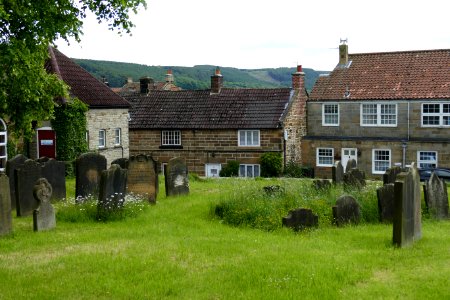 2015.06.18.111424_Graveyard_St._Peter's_Church_Osmotherley_North_Yorkshire