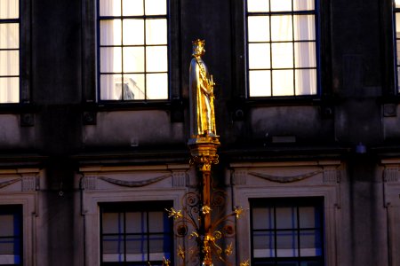 2015.03.03.185138_Willem_II_statue_fountain_Binnenhof_Den_Haag_NL photo