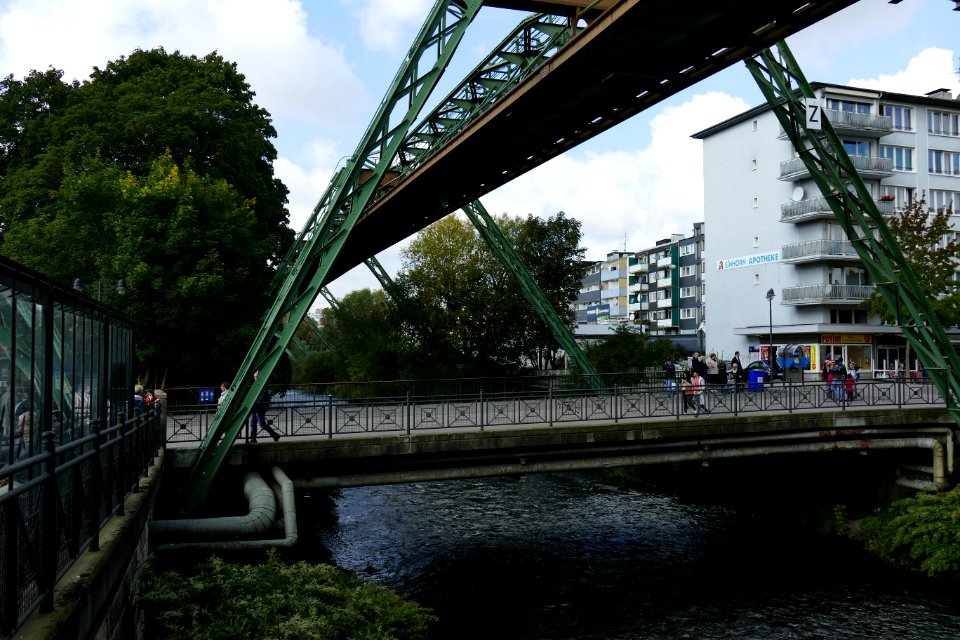 2015.09.26.105647_Schwebebahn_supporting_frame_Wuppertal-Barmen