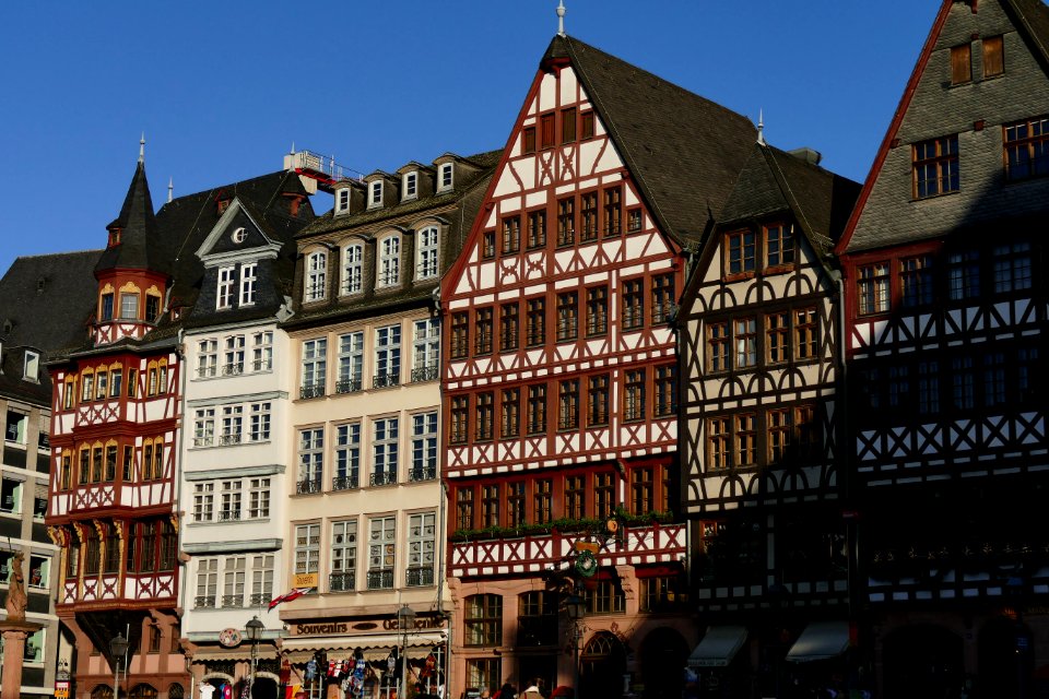 2015.01.11.150633_House_facades_Römerberg_Frankfurt_Main