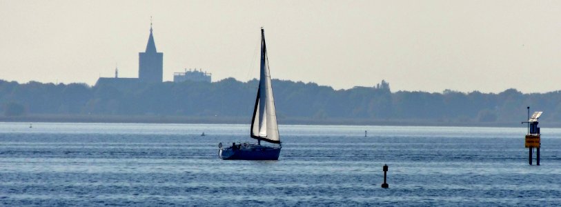 20141003_Gooimeer_met_kerktoren_van_Naarden_gezien_vanuit_Almere_Haven