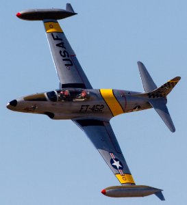 20141025_T-33_Shooting_Star_Alliance_Air_Show_2014-1