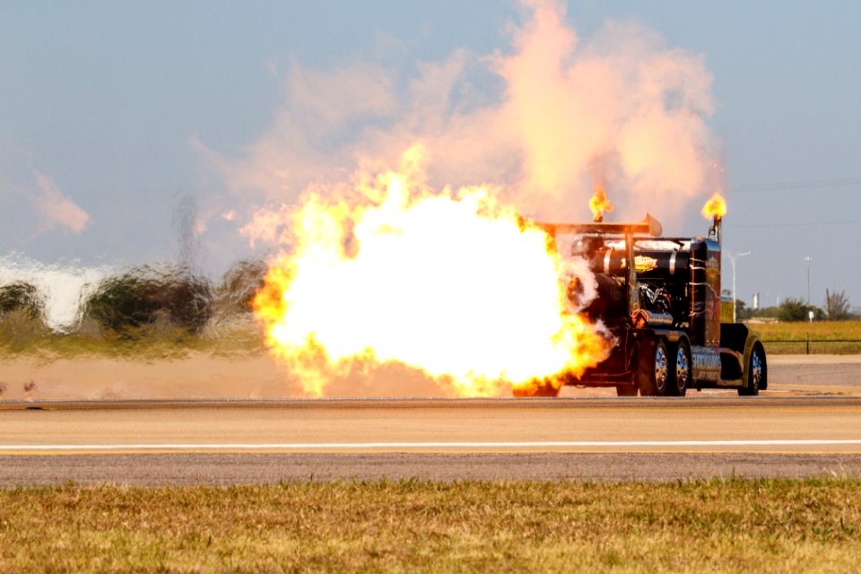 20141025_Shockwave_Truck_Alliance_Air_Show_2014-6