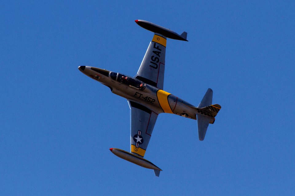 20141025_T-33_Shooting_Star_Alliance_Air_Show_2014-3