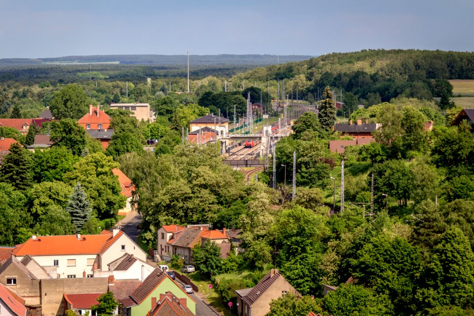 20140530_Blick_über_Bad_Belzig_und_in_den_Naturpark_Hoher_Fläming_mit_Bahnhof_IMG_8631_by_sebaso