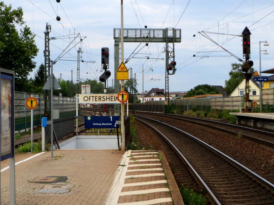 20140810Bahnhof_Oftersheim1