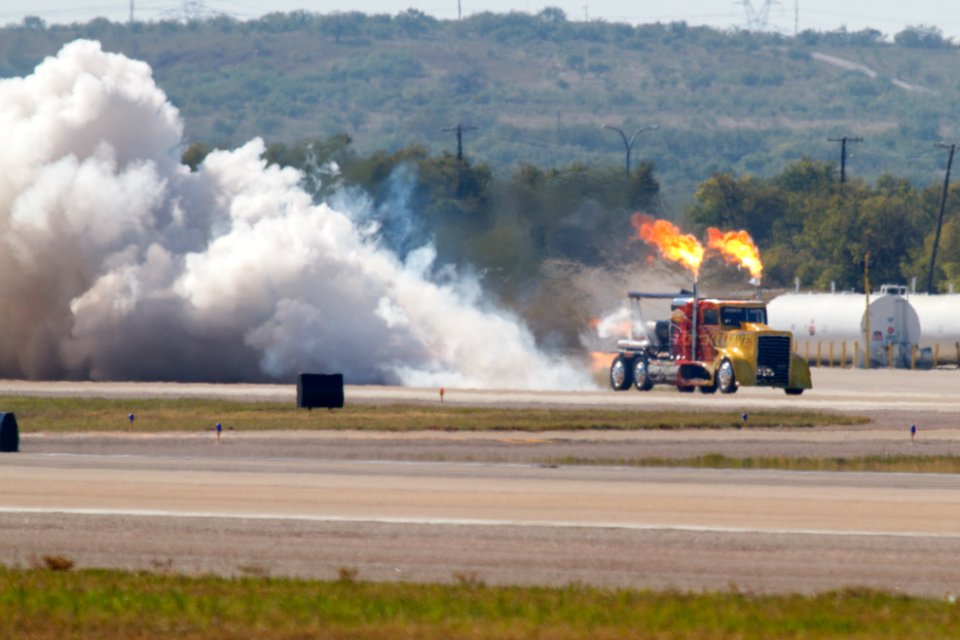 20141026_Shockwave_Truck_Alliance_Air_Show_2014-6